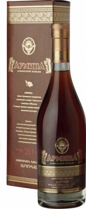 In the photo image Armina 20 Years Old, gift box, 0.5 L